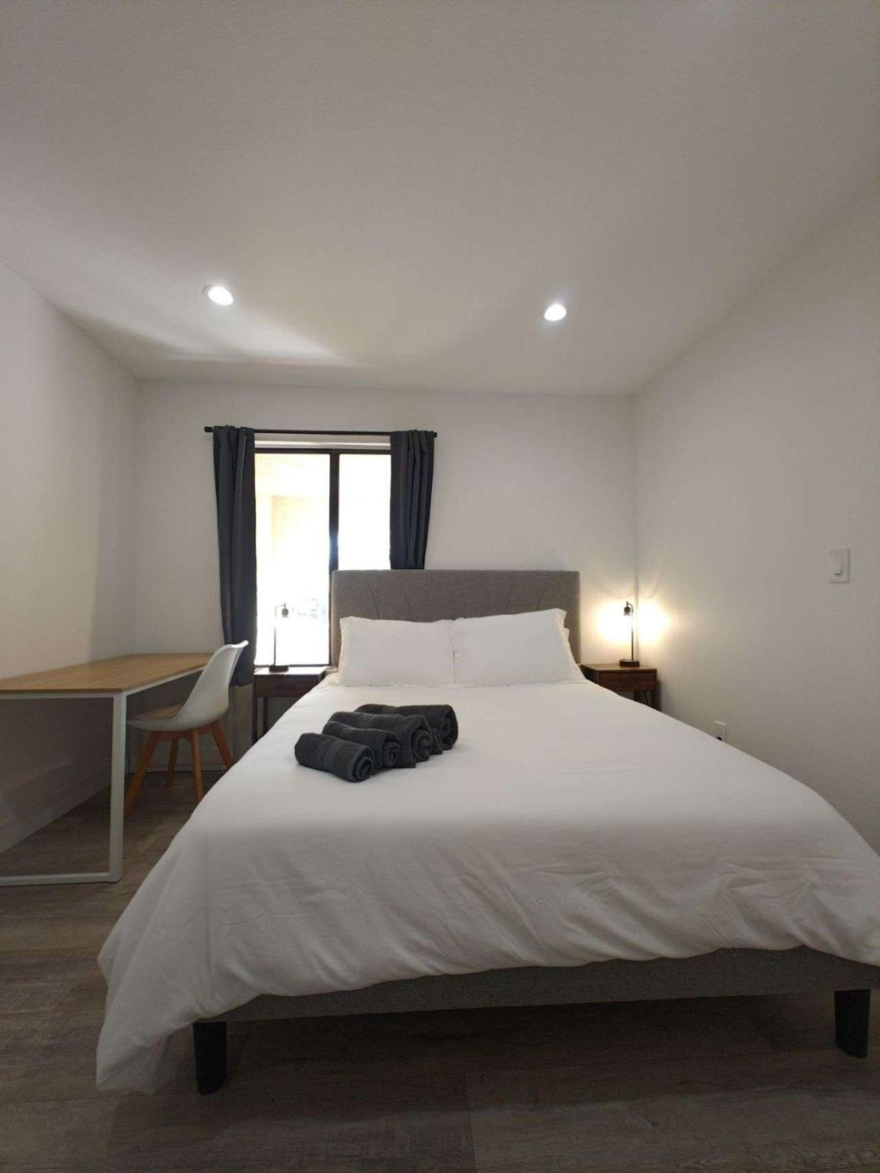 The Strip Is Just Around The Corner! Newly Renovated Luxury Modern Minimalist Villa With Large Pool! Λας Βέγκας Εξωτερικό φωτογραφία